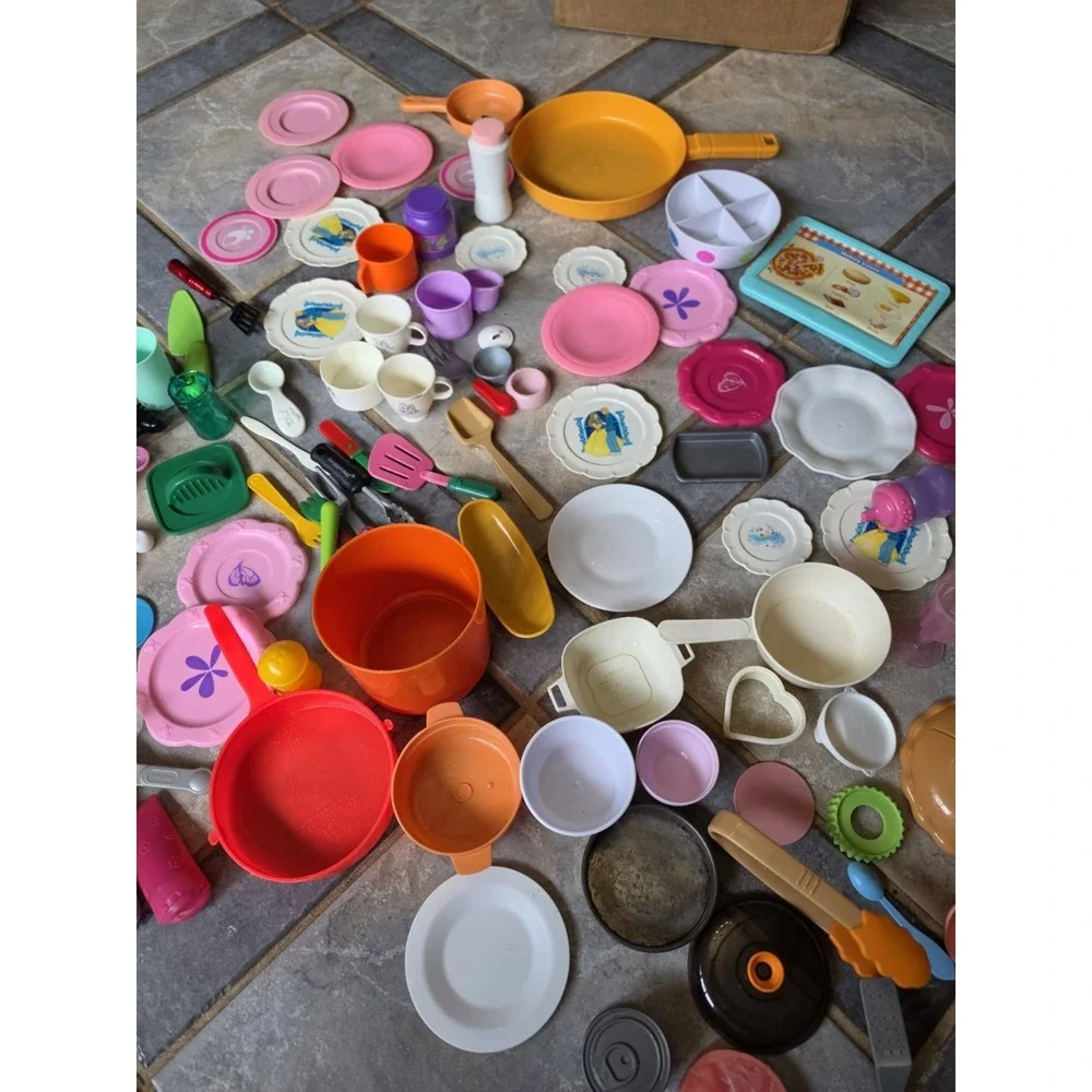 Lot of 130+  Vtg & Now Kitchenware Toys Childrens Play Dishes Pitchers Plates